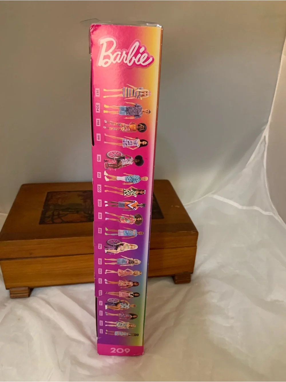 BAD BOX Barbie Fashionista 209 NIB NRFB